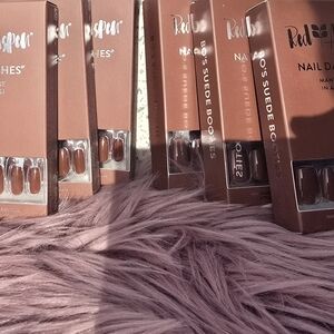 Red Aspen Nail Dashes in Brown